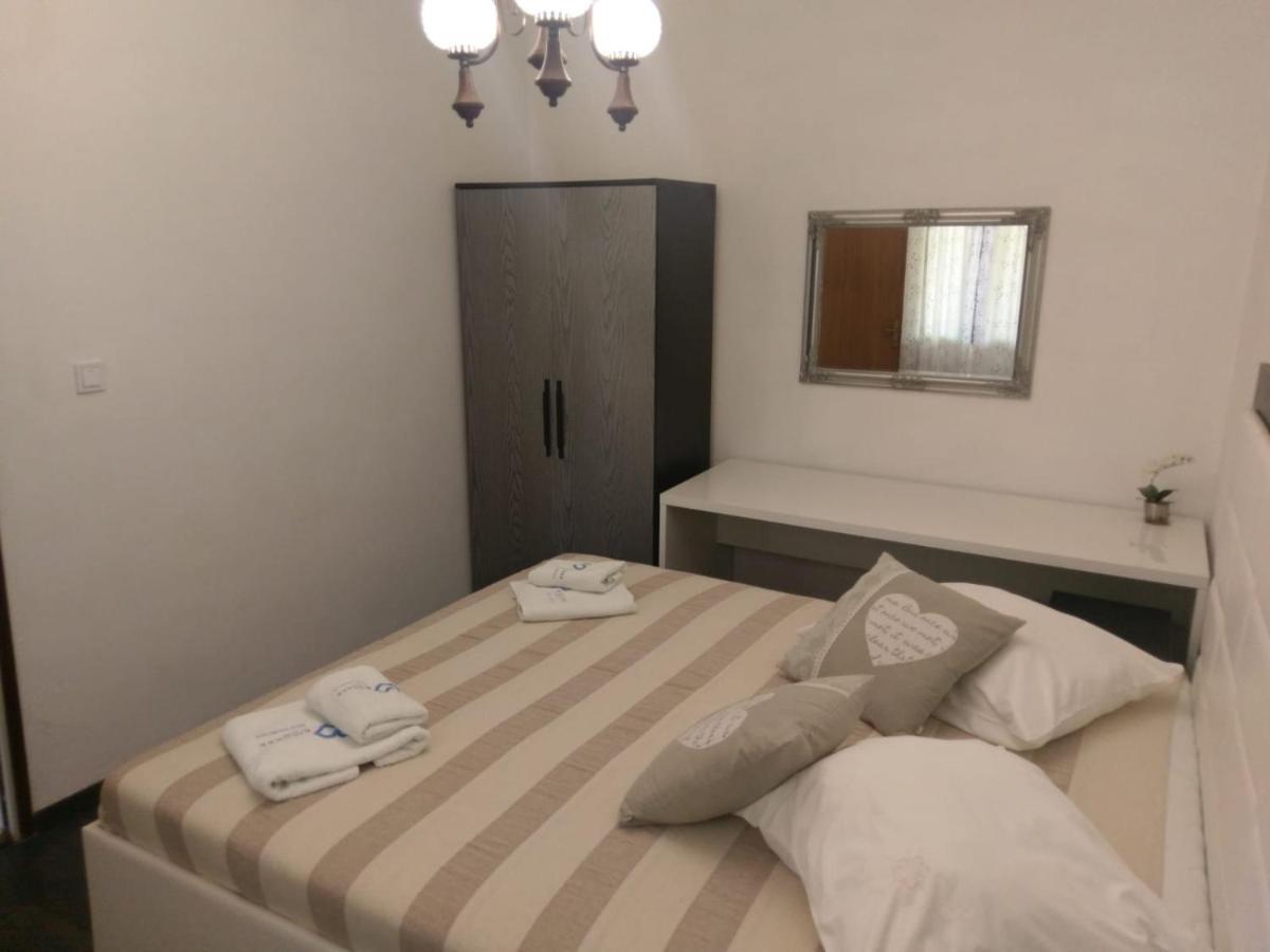 Apartment Martina Biograd Na Moru Bagian luar foto